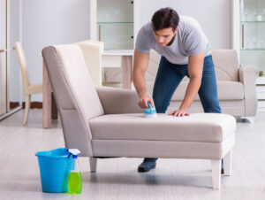 Самостоятельная чистка кресла